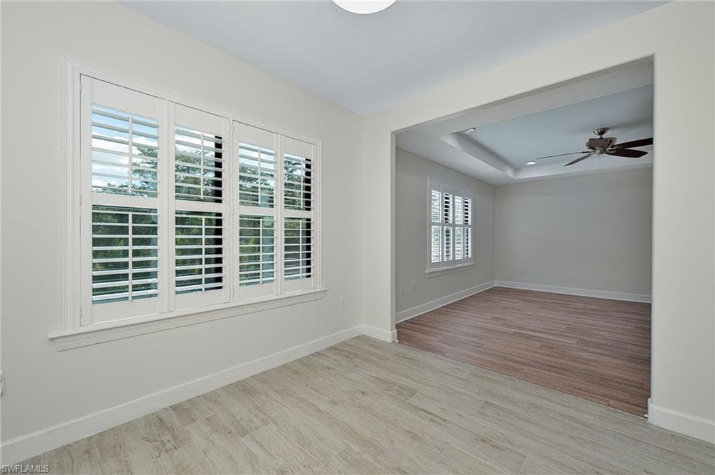 16173 Camden Lakes Cir, Naples, FL 34110-11