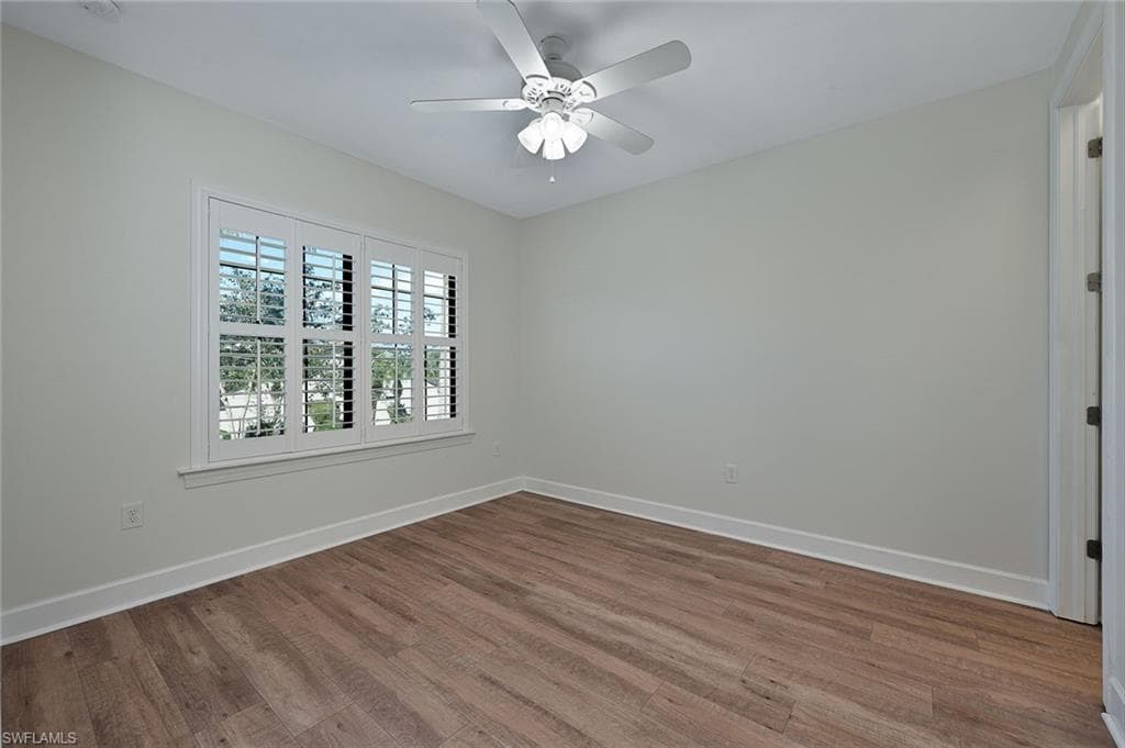 16173 Camden Lakes Cir, Naples, FL 34110-17