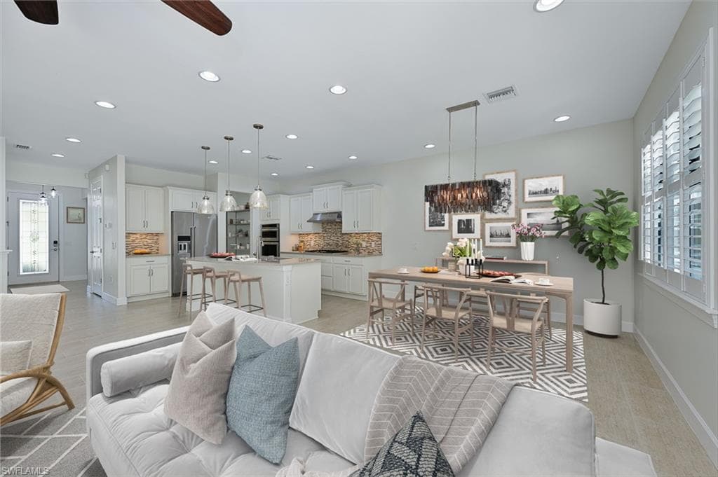 16173 Camden Lakes Cir, Naples, FL 34110-26