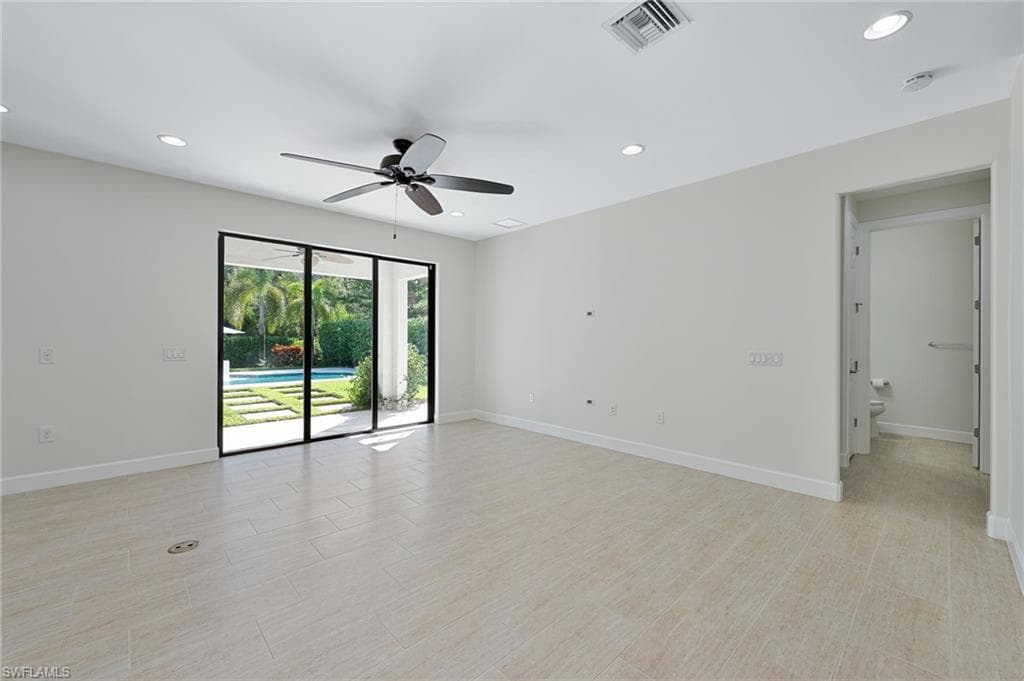 16173 Camden Lakes Cir, Naples, FL 34110-27