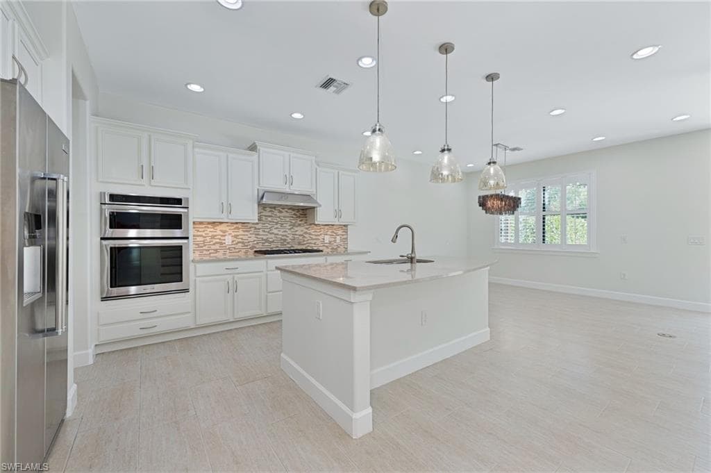 16173 Camden Lakes Cir, Naples, FL 34110-5