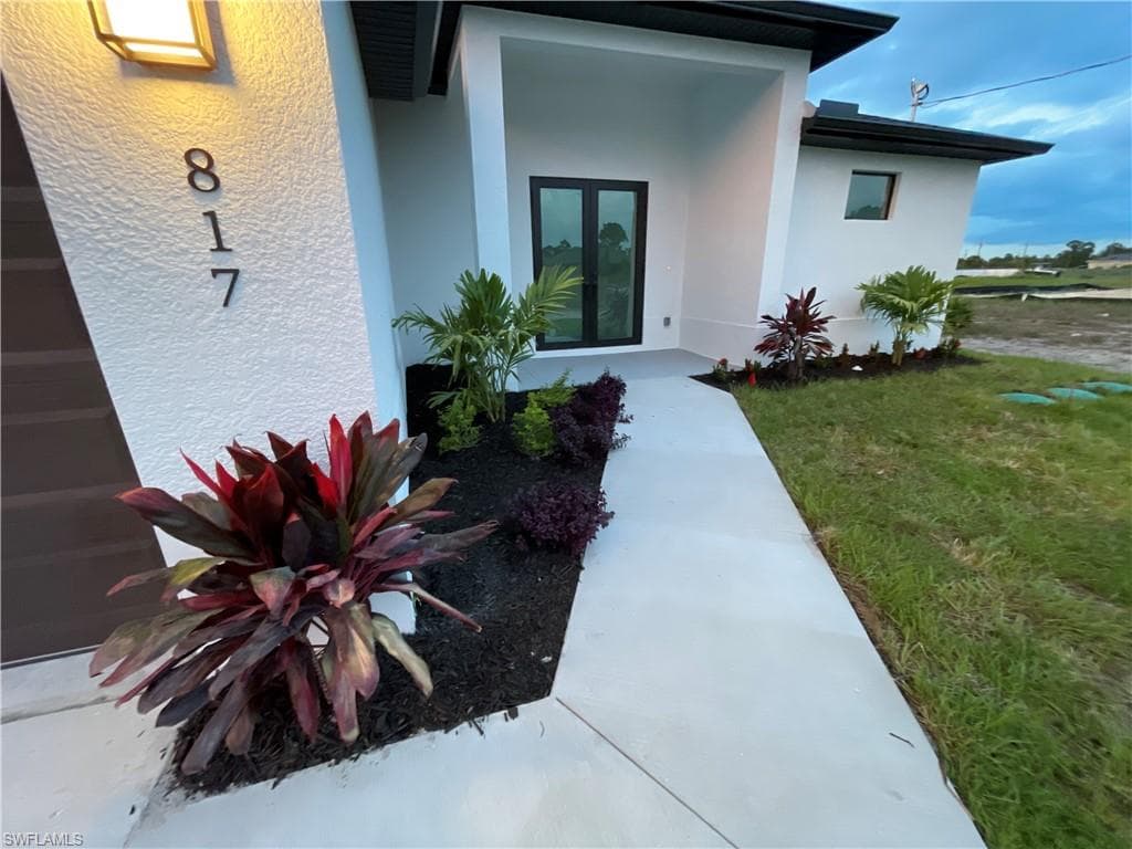 817 Newell St E, Lehigh Acres, FL 33974-4