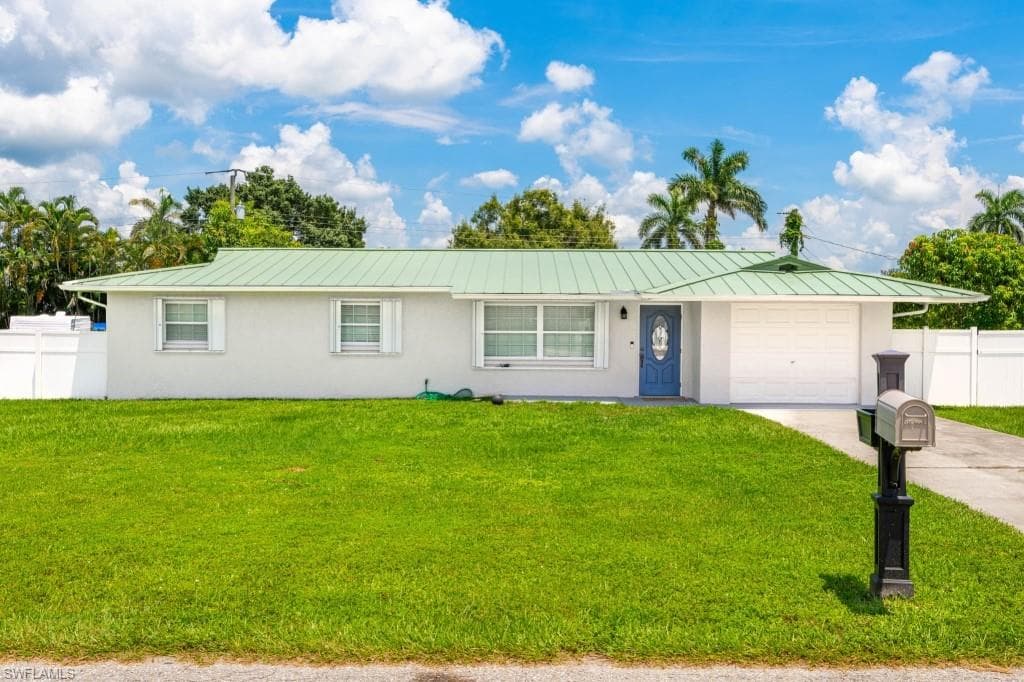 165 Charles St, Fort Myers, FL 33905-1