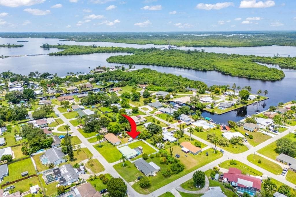 165 Charles St, Fort Myers, FL 33905-5
