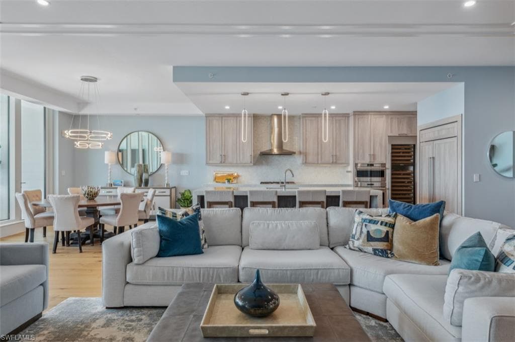 13925 Old Coast Rd Ph02, Naples, FL 34110-15