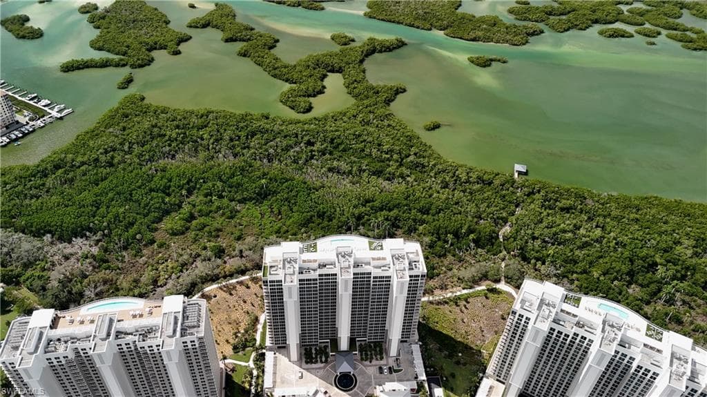 13925 Old Coast Rd Ph02, Naples, FL 34110-1