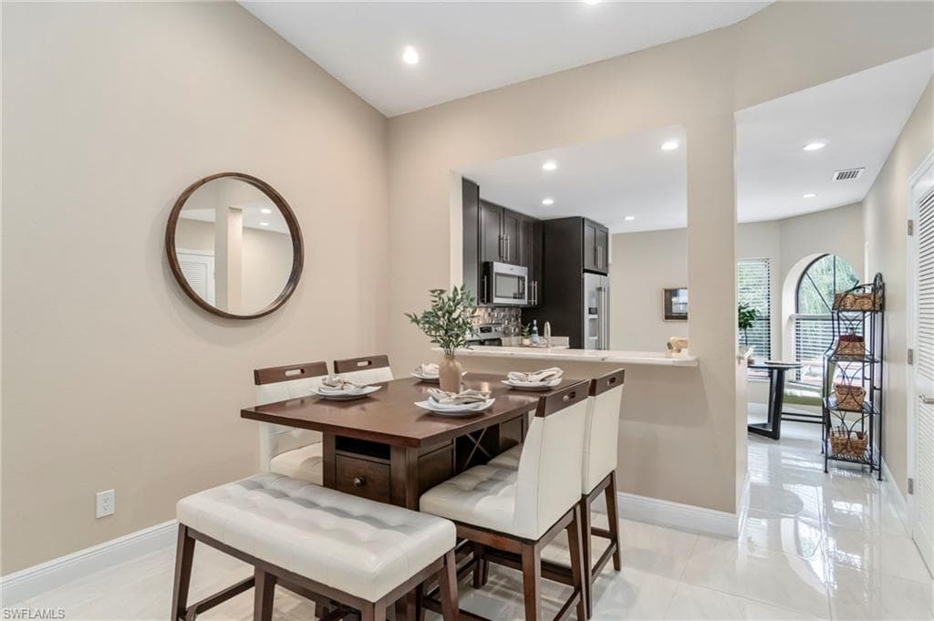 613 Serendipity Dr 613, Naples, FL 34108-9