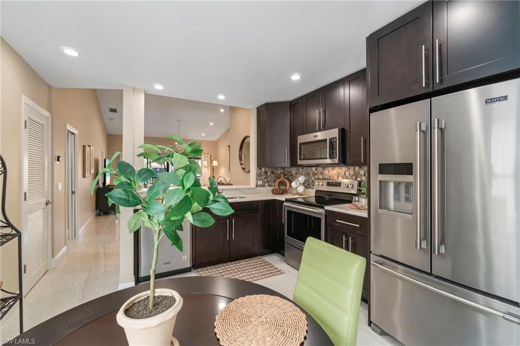 613 Serendipity Dr 613, Naples, FL 34108-15