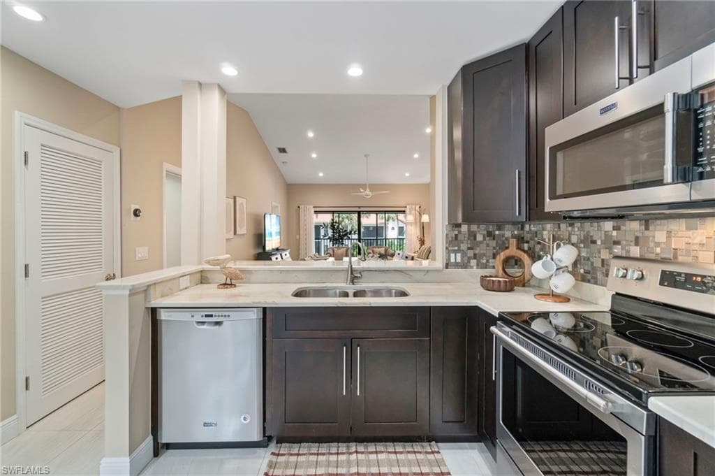613 Serendipity Dr 613, Naples, FL 34108-16