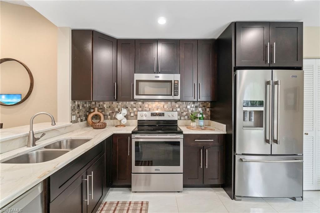 613 Serendipity Dr 613, Naples, FL 34108-17