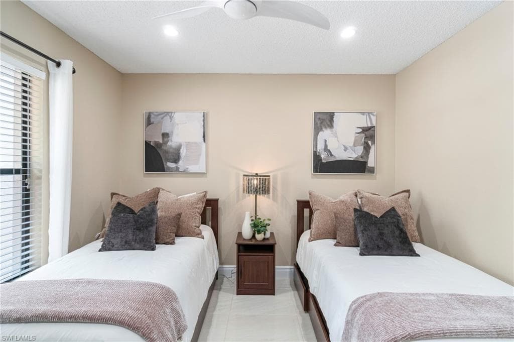 613 Serendipity Dr 613, Naples, FL 34108-24