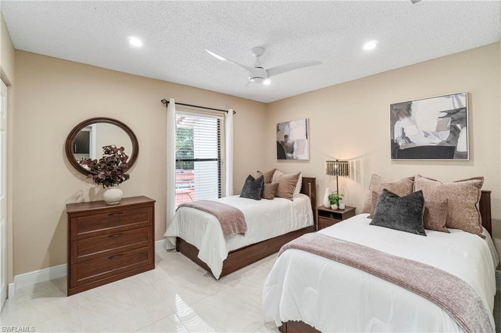 613 Serendipity Dr 613, Naples, FL 34108-25