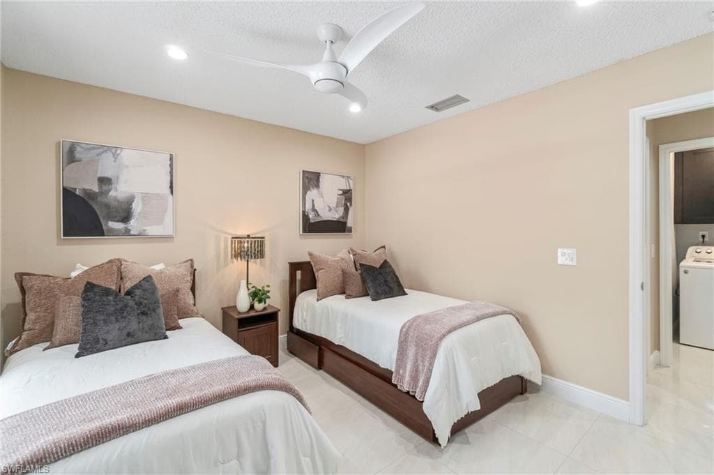 613 Serendipity Dr 613, Naples, FL 34108-26