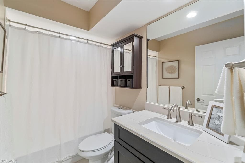 613 Serendipity Dr 613, Naples, FL 34108-30