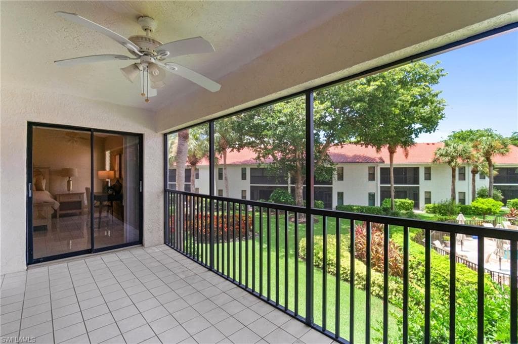 613 Serendipity Dr 613, Naples, FL 34108-34
