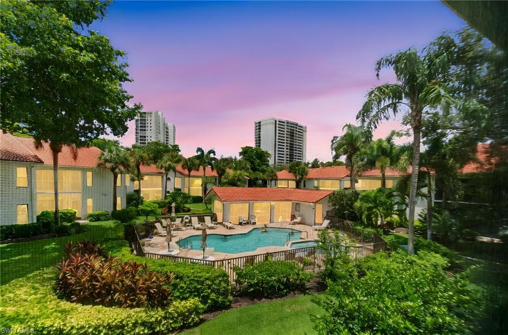 613 Serendipity Dr 613, Naples, FL 34108-36