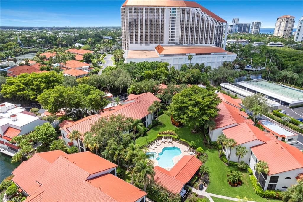 613 Serendipity Dr 613, Naples, FL 34108-43