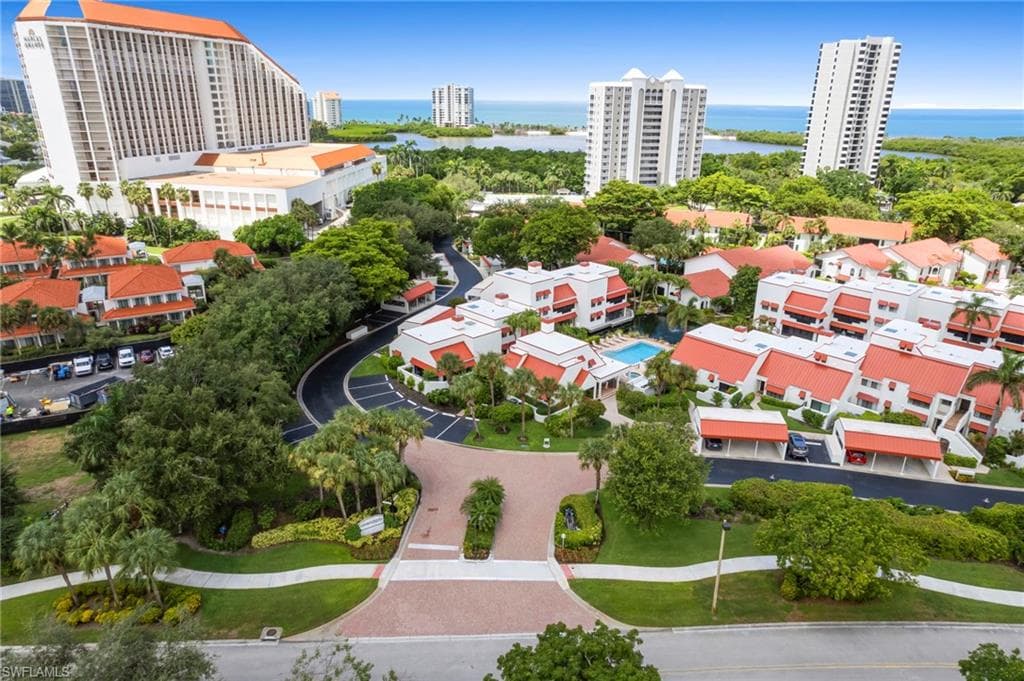 613 Serendipity Dr 613, Naples, FL 34108-44
