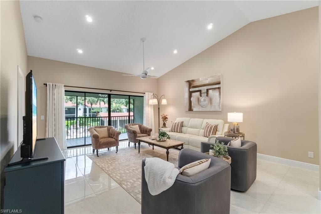 613 Serendipity Dr 613, Naples, FL 34108-5