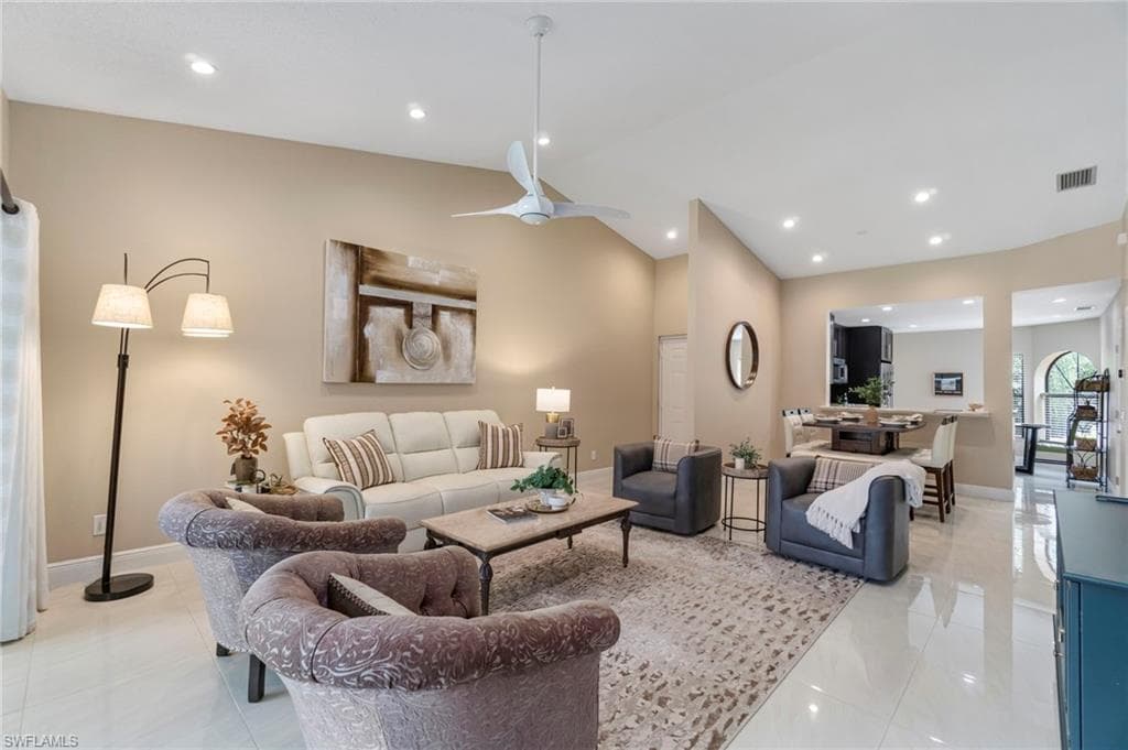 613 Serendipity Dr 613, Naples, FL 34108-6
