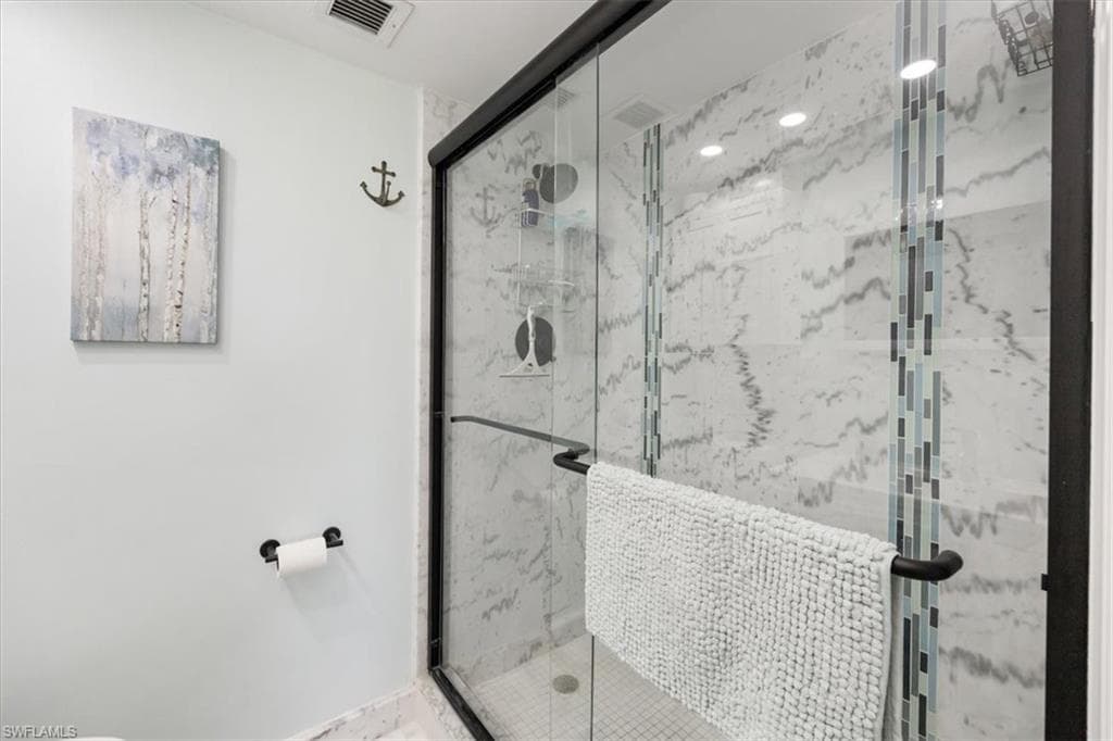 45 High Point Cir S 203, Naples, FL 34103-16