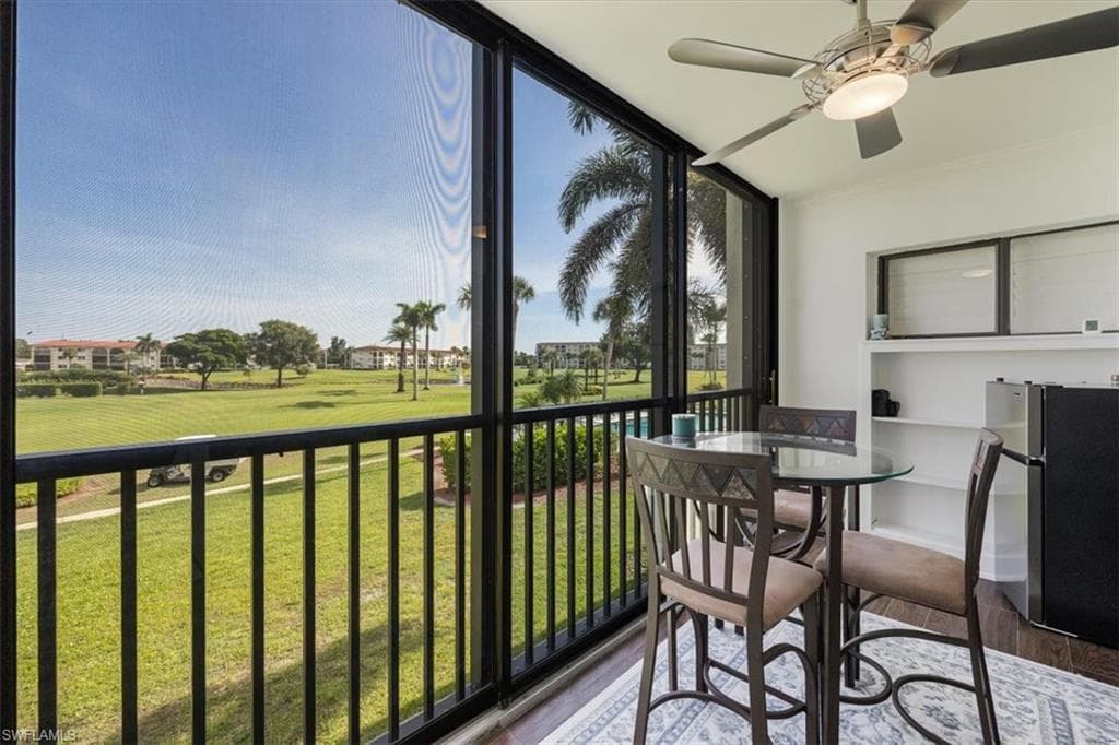 45 High Point Cir S 203, Naples, FL 34103-22