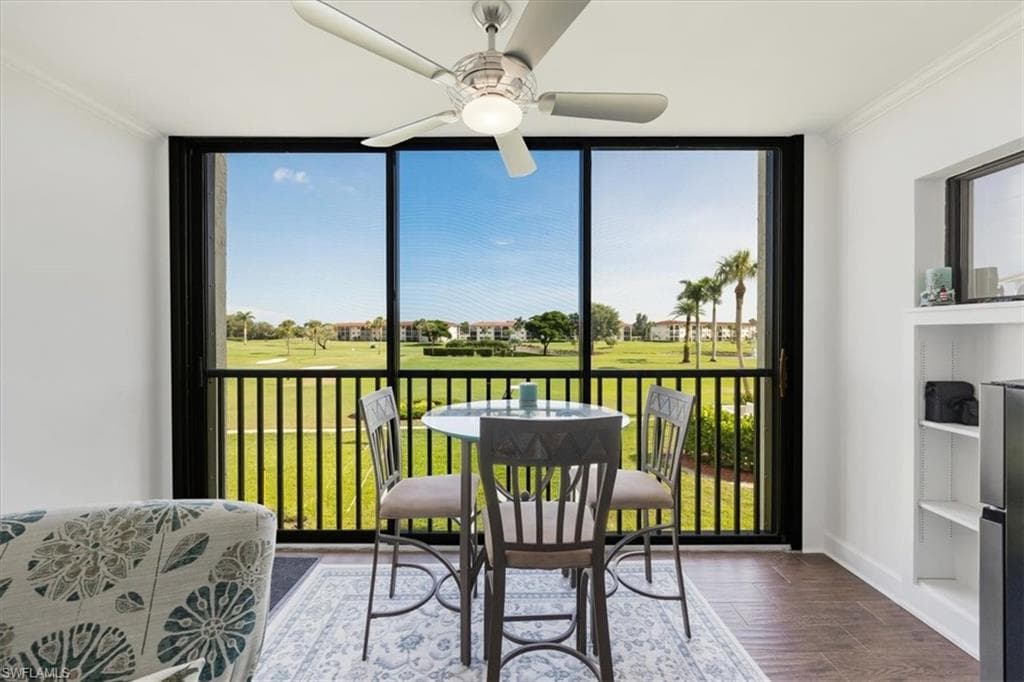 45 High Point Cir S 203, Naples, FL 34103-23