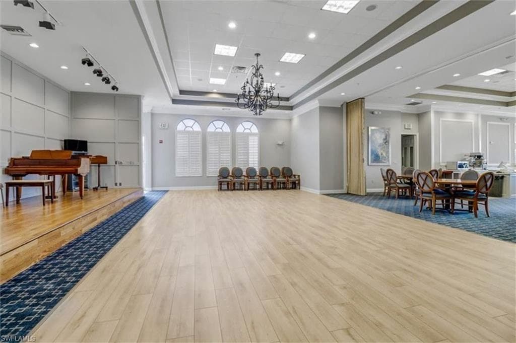 45 High Point Cir S 203, Naples, FL 34103-28