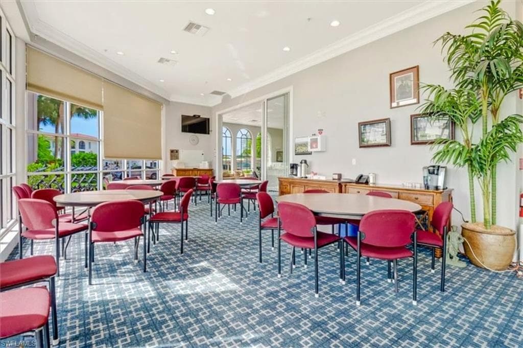 45 High Point Cir S 203, Naples, FL 34103-30