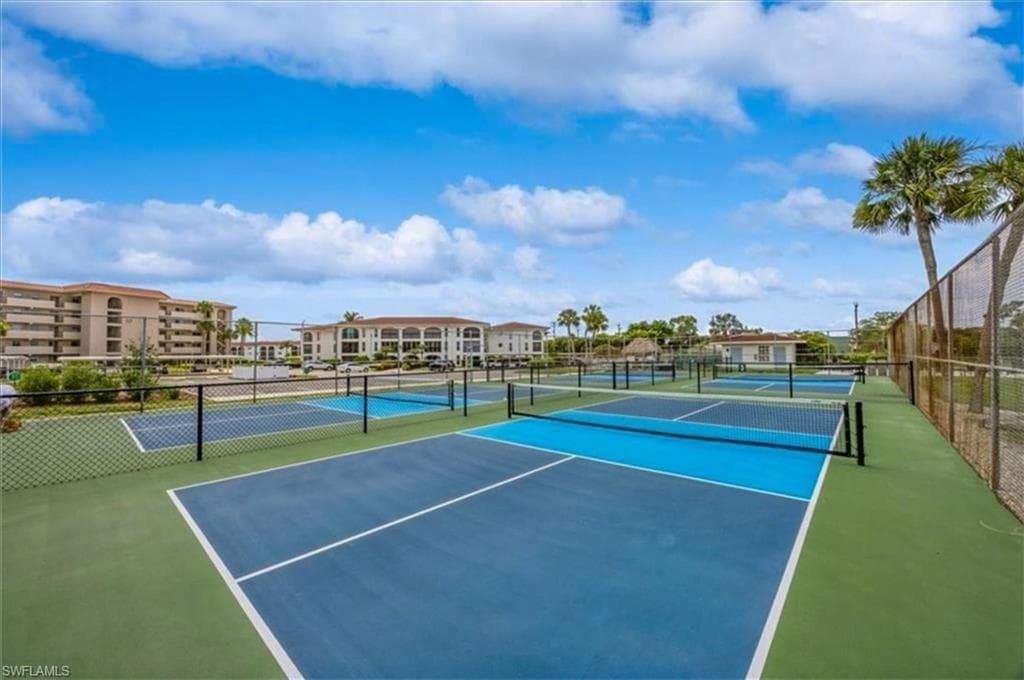 45 High Point Cir S 203, Naples, FL 34103-34