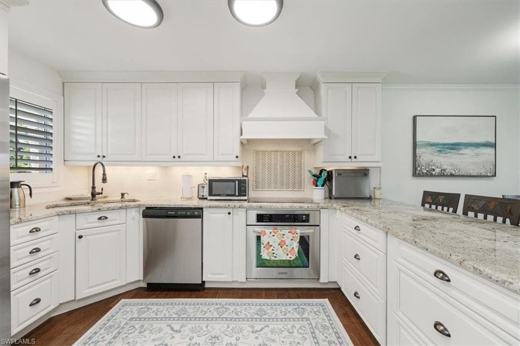 45 High Point Cir S 203, Naples, FL 34103-3