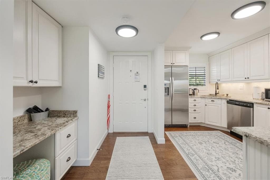 45 High Point Cir S 203, Naples, FL 34103-6