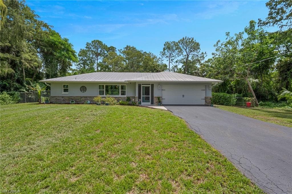 1380 39th St SW, Naples, FL 34117-1