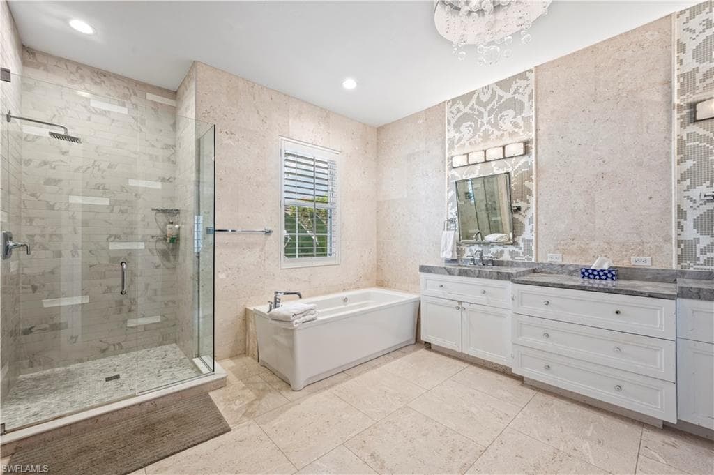 167 Colonade Cir 1203, Naples, FL 34103-19