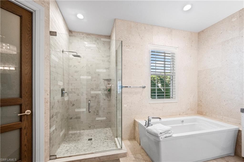 167 Colonade Cir 1203, Naples, FL 34103-21