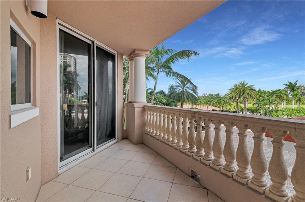 1060 Borghese Ln 204, Naples, FL 34114-10