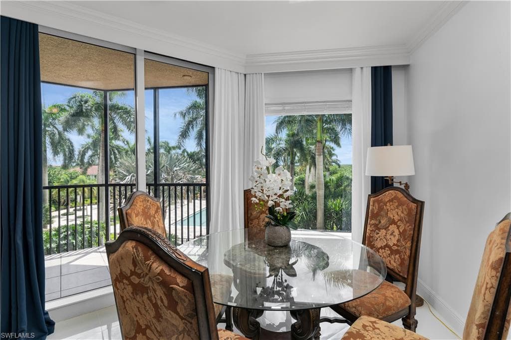 1060 Borghese Ln 204, Naples, FL 34114-17