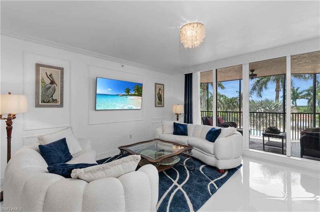 1060 Borghese Ln 204, Naples, FL 34114-2