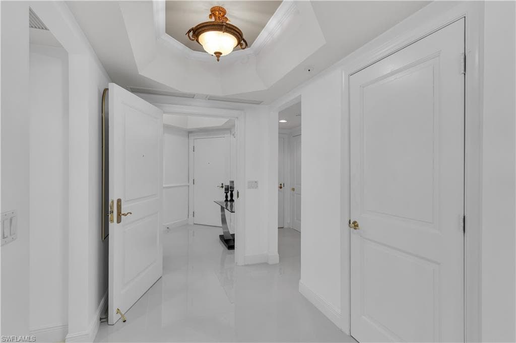 1060 Borghese Ln 204, Naples, FL 34114-4