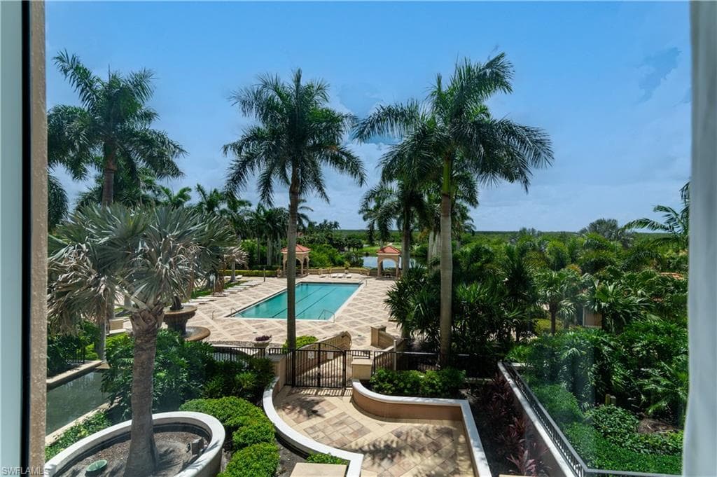 1060 Borghese Ln 204, Naples, FL 34114-49