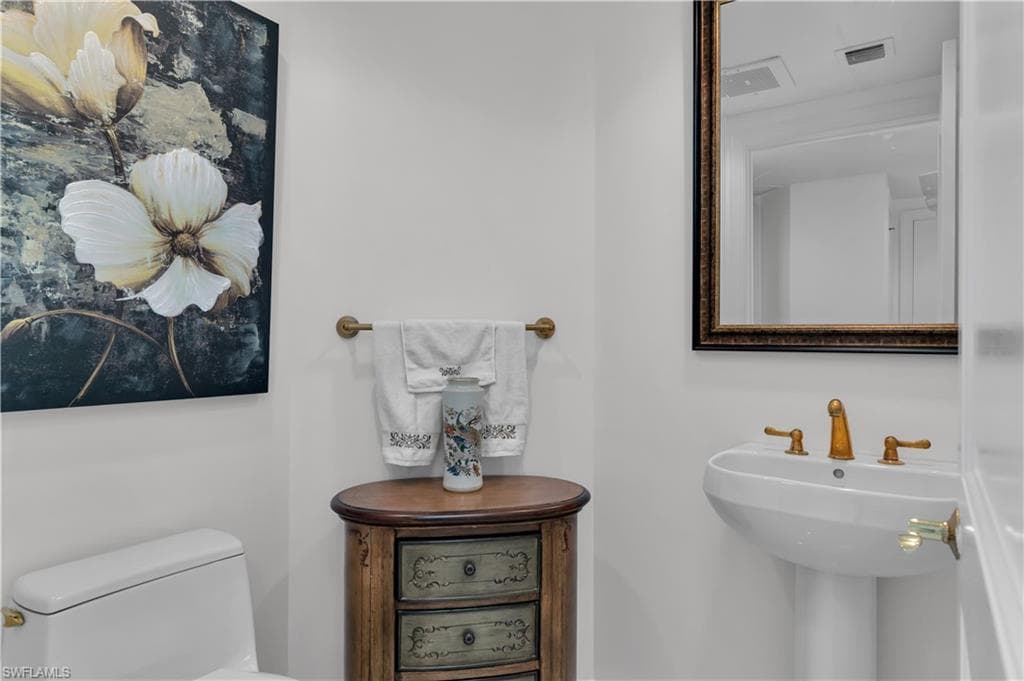 1060 Borghese Ln 204, Naples, FL 34114-5
