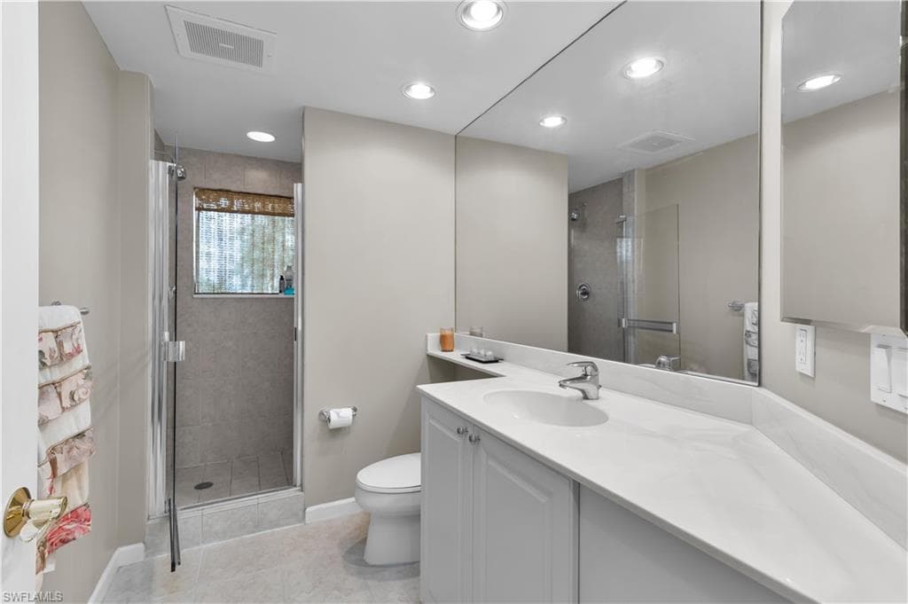 1060 Borghese Ln 204, Naples, FL 34114-8