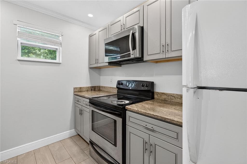 2337 51st St SW, Naples, FL 34116-9