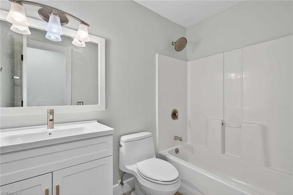 2337 51st St SW, Naples, FL 34116-19