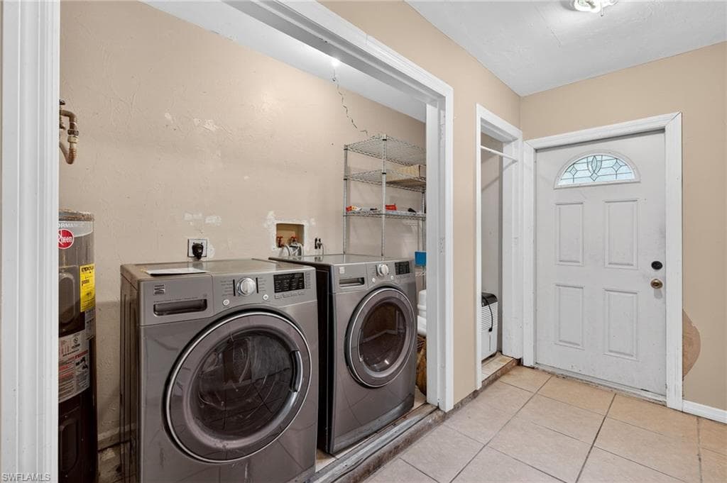 2337 51st St SW, Naples, FL 34116-23