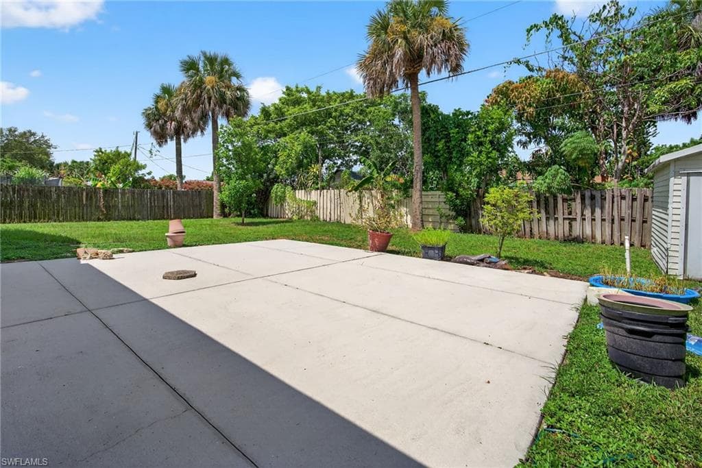 2337 51st St SW, Naples, FL 34116-26
