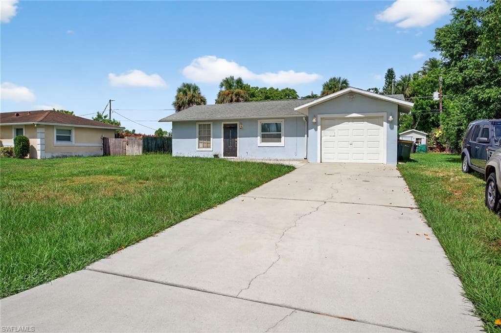 2337 51st St SW, Naples, FL 34116-2