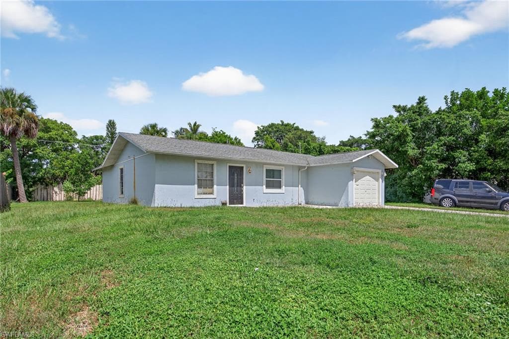 2337 51st St SW, Naples, FL 34116-3