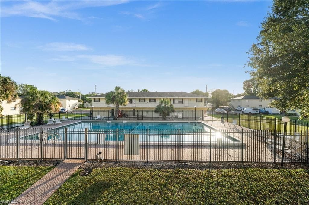 3325 Airport Pulling Rd SW E4, Naples, fl 34105-5