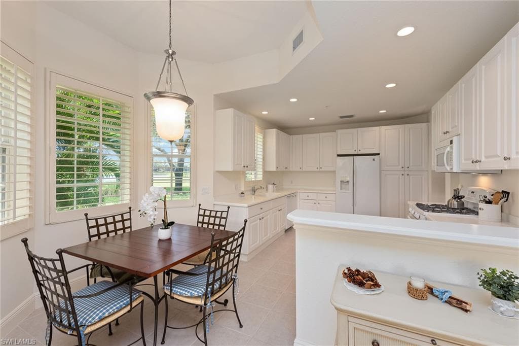 9223 Corfu Ct 104, Naples, FL 34114-11